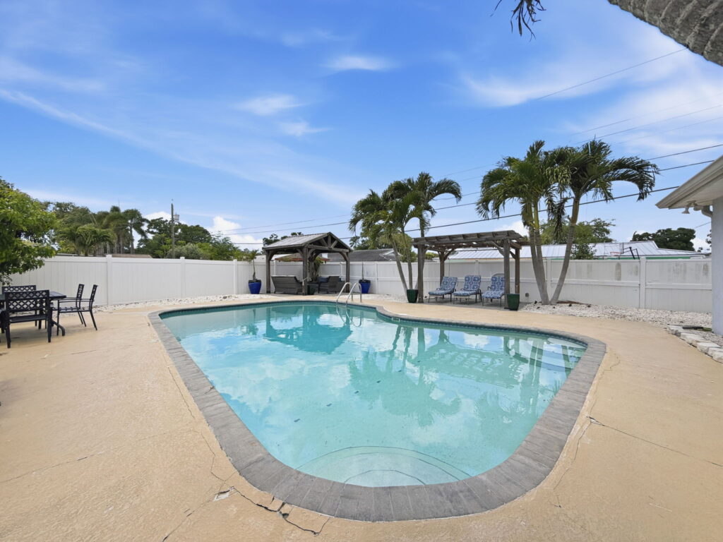 Seminole House Pool